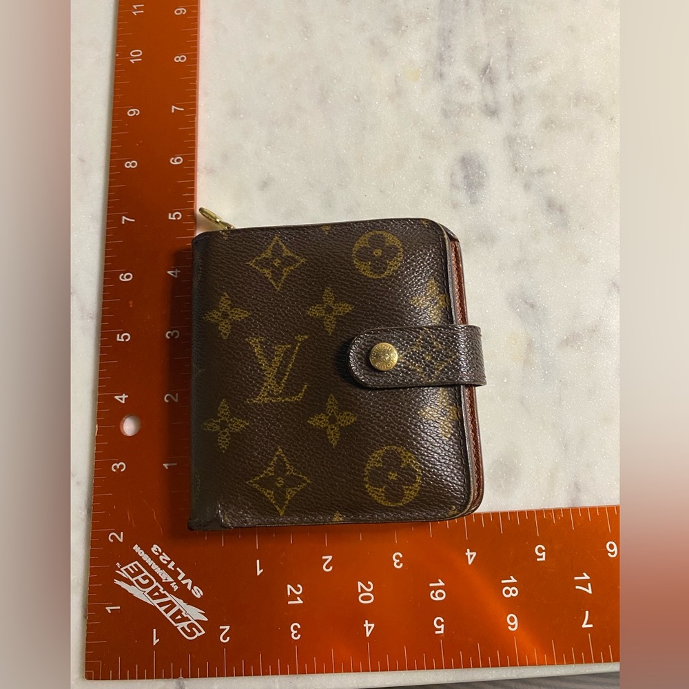 Louis Vuitton men's Wallet - Picture 8 of 8